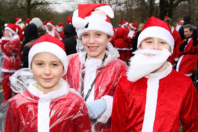 Springhill Hospice Santa Dawdle or Dash<br />Max Godley, Emelia Godley and Matthew Jones