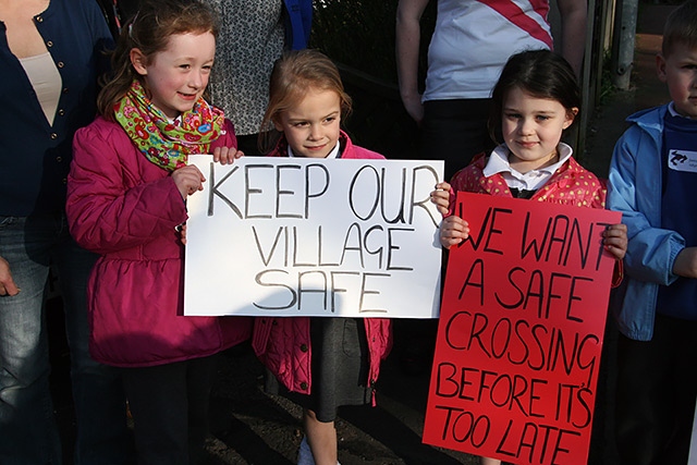 School children want a safer crossing at Smithy Bridge