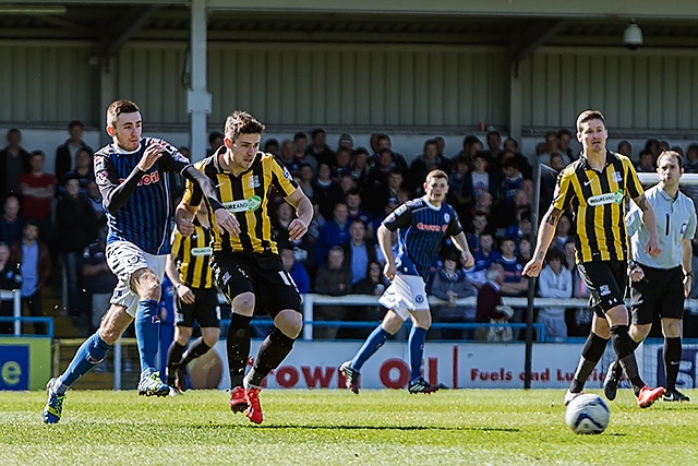 Rochdale v Southend United