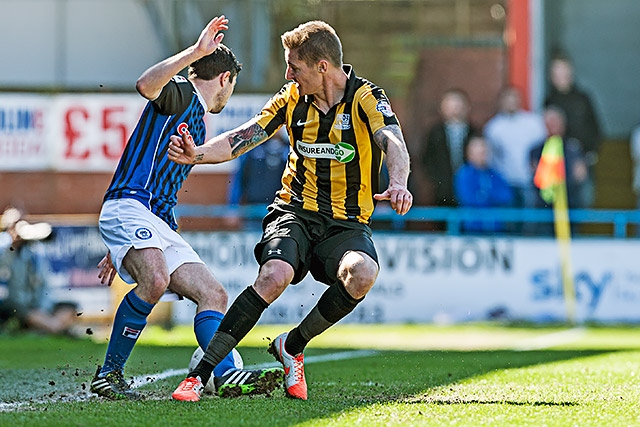 Rochdale v Southend United