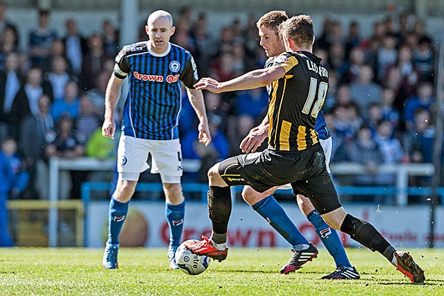 Rochdale v Southend United