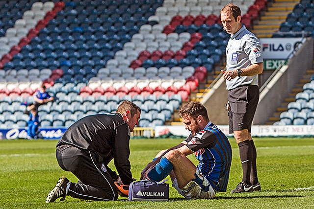 Rochdale v Southend United