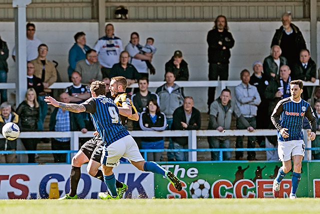 Rochdale v Southend United