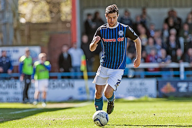 Rochdale v Southend United