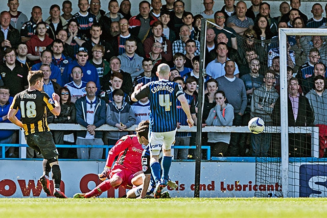 Rochdale v Southend United