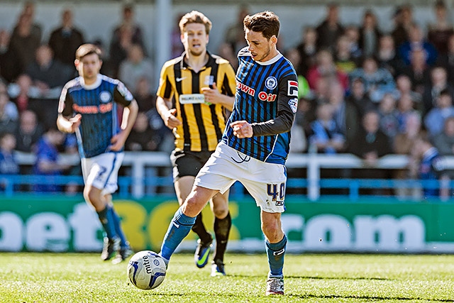 Rochdale v Southend United