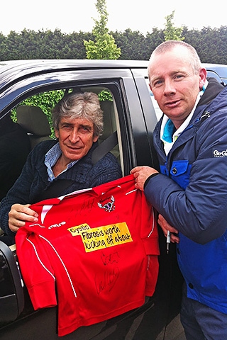 Gary Chant with Manchester City Manager Manuel Pellegrini