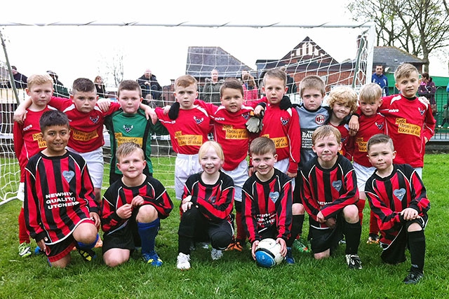 Pennine Juniors U7s and Newhey Community School U7s