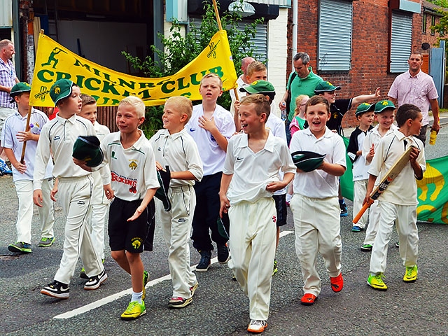 Milnrow and Newhey Carnival 2014