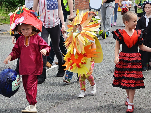 Milnrow and Newhey Carnival 2014