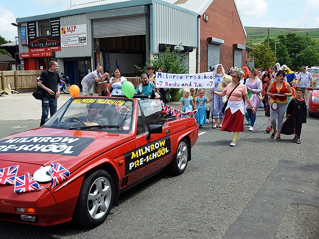 Milnrow and Newhey Carnival 2014