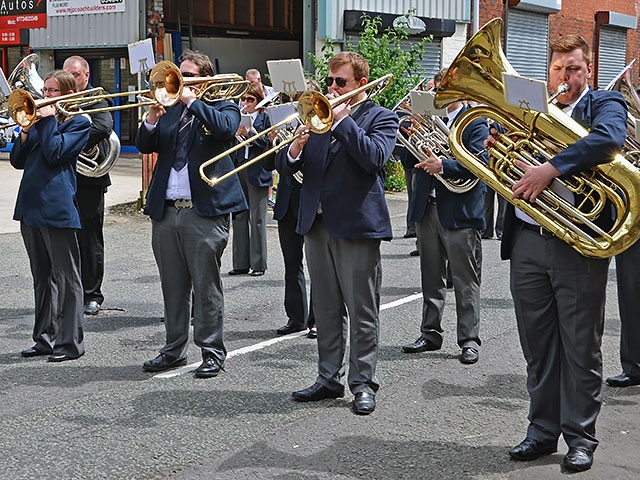 Milnrow and Newhey Carnival 2014