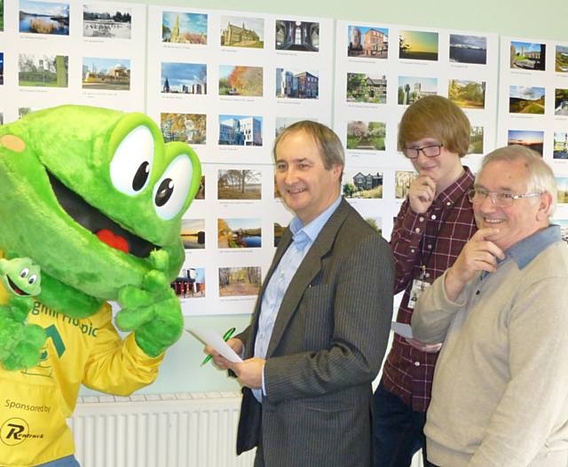 Springy; Gerry Sammon, Editor Rochdale Observer; Jo Munro, Rochdale Sixth Form College; Frank Harrison, Chairman of Rochdale & District Camera Club