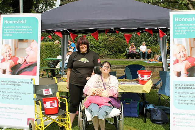 Danielle Turner and Donna Duffy at the Honresfeld stall