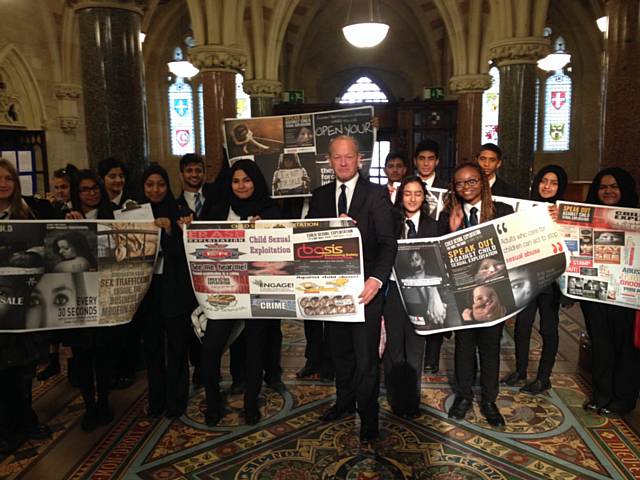 Simon Danczuk MP meets pupils from Kingsway Park High School 