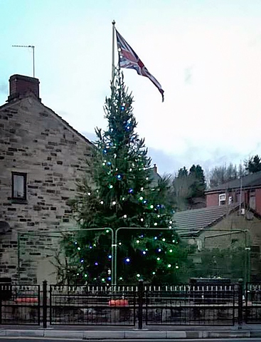 The Christmas tree at Cotton Tree Corner, Newhey