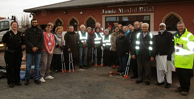 REAG and local organisations work together to clear litter and rubbish