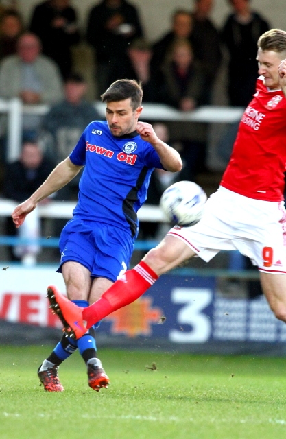 Rochdale v Swindon Town