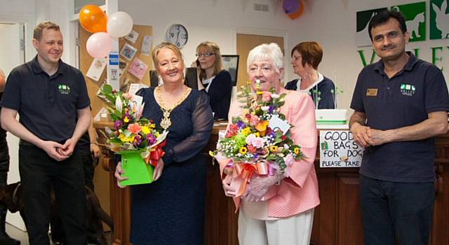 Mayor and Mayoress at Valley Vet Care
