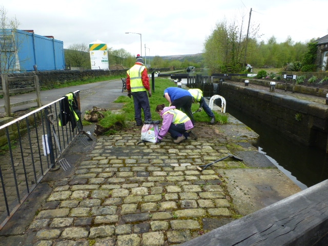 The Littleborough Adopt a Canal Group uncover more Cobbles at Lock 47 
