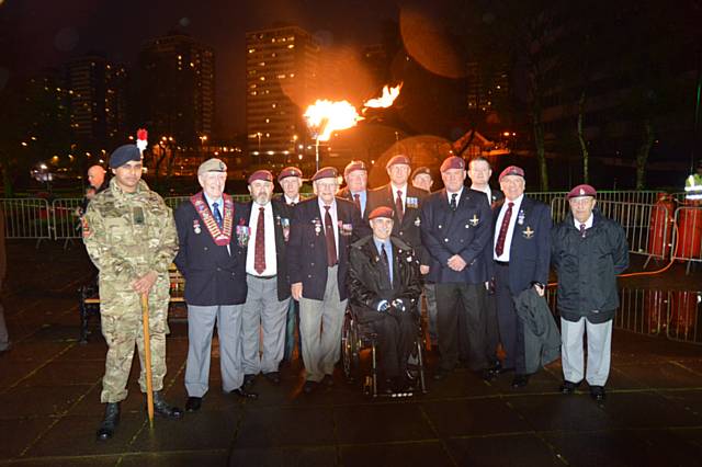 CSM Rahees Ramzan and Veterans on the cenotaph