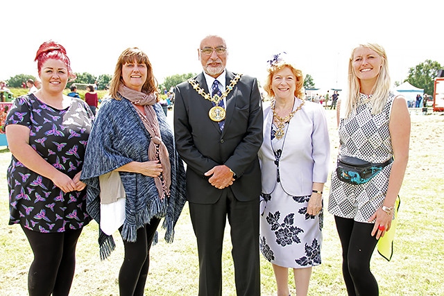 Wardle Village Fete<br />Rebecca Hilton, Andrea Hilton. Mayor Surinder Biant, Mayoress Cecile Biant and Victoria Hilton