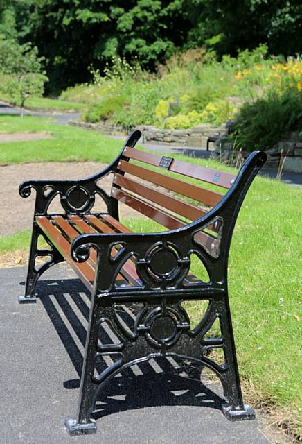 Commemorative Memorial Benches in Springfield Park