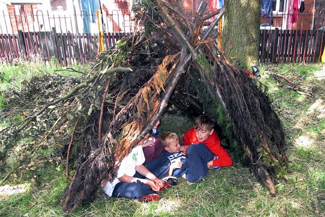 Den making at the National Play Day at Crimble Croft Community Centre