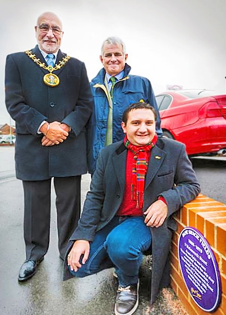 The Mayor of Rochdale, Councillor Surinder Biant with Frank Hauxwell from the Rotary Club of Rochdale East and (kneeling) Sebastian Lessandro from the Gracie Fields Appreciation Society