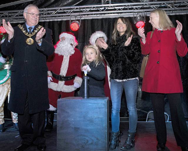 Middleton Gardens was packed as the Middleton Christmas lights were switched on