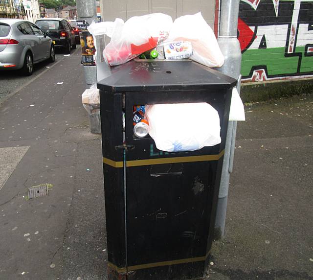 REAG find overflowing bins and rubbish