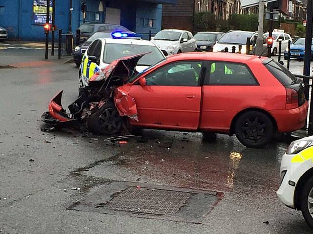 Driver flees scene of accident Oldham Road/Queensway