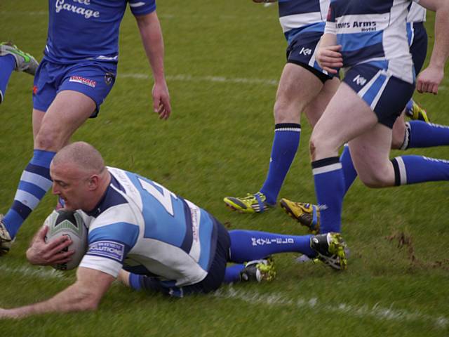 Matt Calland scoring the winning try