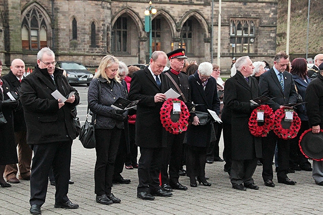 Cenotaph service commemorating the end of Gulf Warr<br /> Front: Council Leader, Richard Farnell, Liz McInnes MP, Simon Danczuk MP, Councillor Ashley Dearnley and Councillor Alan McCarthy