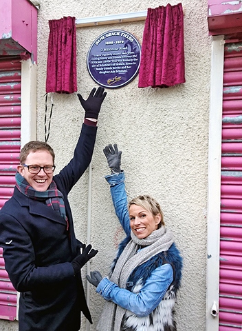 Actor Ben Stock and Actress Sue Devaney unveil the latest plaque on the Gracie Fields trail