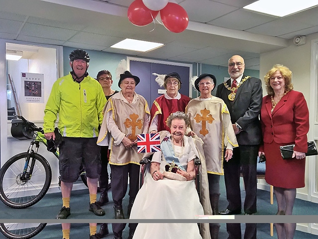 Terry Keen with the Mayor and Mayoress Surinder and Cecile Biant and residents of Bridgewood Lodge