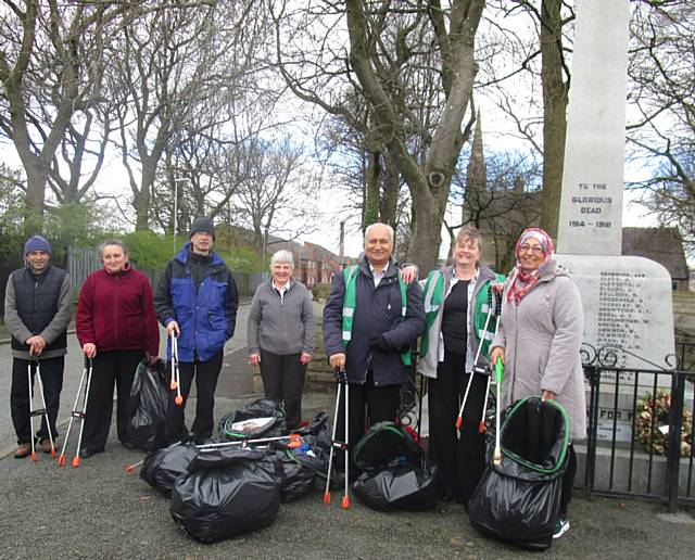 Members of REAG  clean Oldham Road, Broad Lane, Balderstone Road 