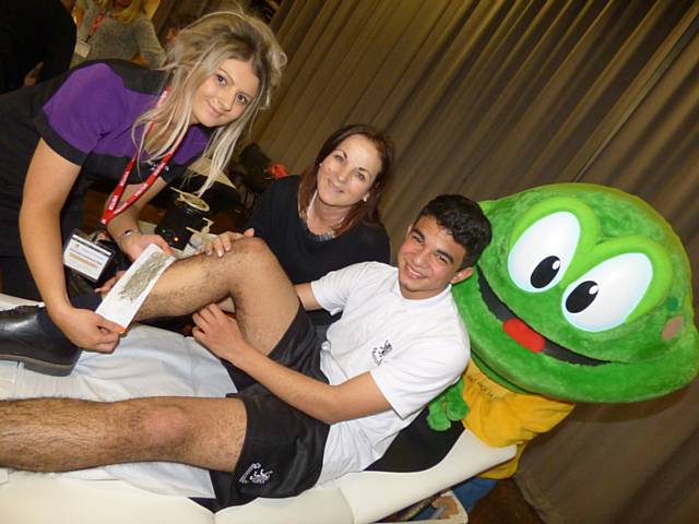 Nikki-Leigh from Nikki Leigh Studios, teacher Carol Harrison, student Rafael Martins and Springy the Frog