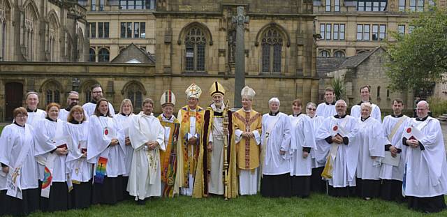 20 new deacons ordained at Manchester Cathedral