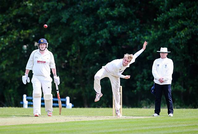 Rochdale Pro Will Bosisto bowling