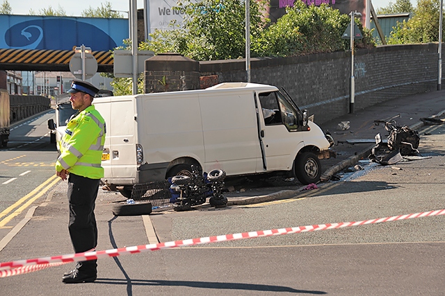 Oldham Road closed between Fishwick Street/Dodgson Street and A640 Milnrow Road