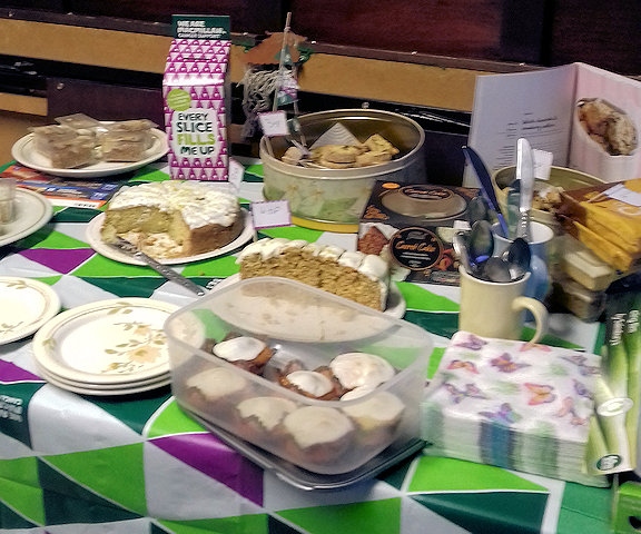 Thrum Hall Weight Watchers raise £175.70 by eating cake