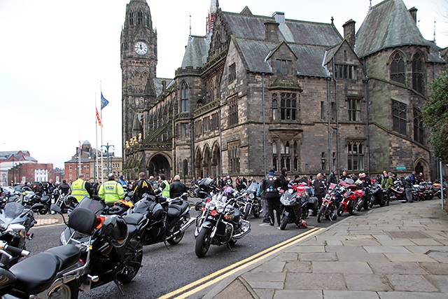 Hundreds turn out to honour Lance Corporal Scott Hetherington