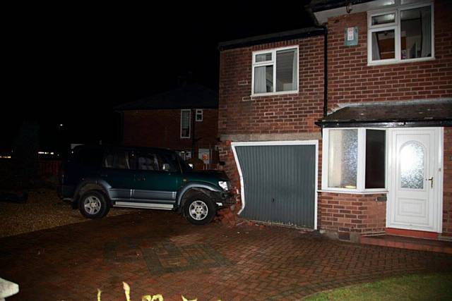 Land Cruiser crashes into a house on Craigland