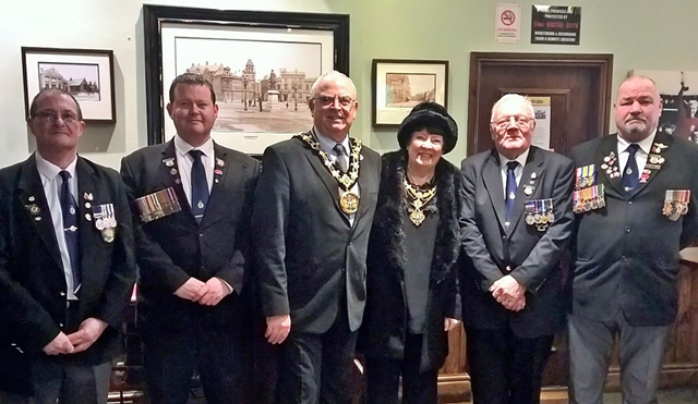 Mayor Ray Dutton and Mayoress Elaine Dutton with veterans