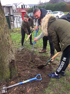 Community dig at Lakeland Court