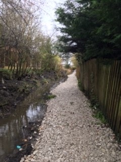 Teal Court before work improvements to the footpath