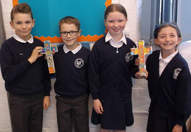 Nico Squibbs Chapman, Max Wild and Amelia Fenwick, Freya Willman with their winning crosses