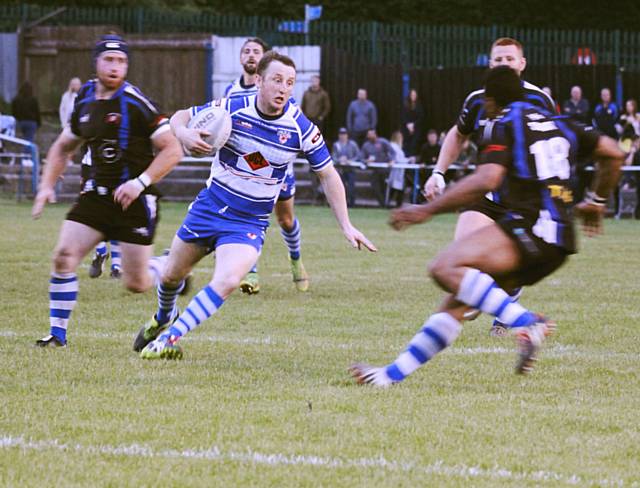 Jack Samson on his way for a score - Mayfield 24 – 24 Siddal