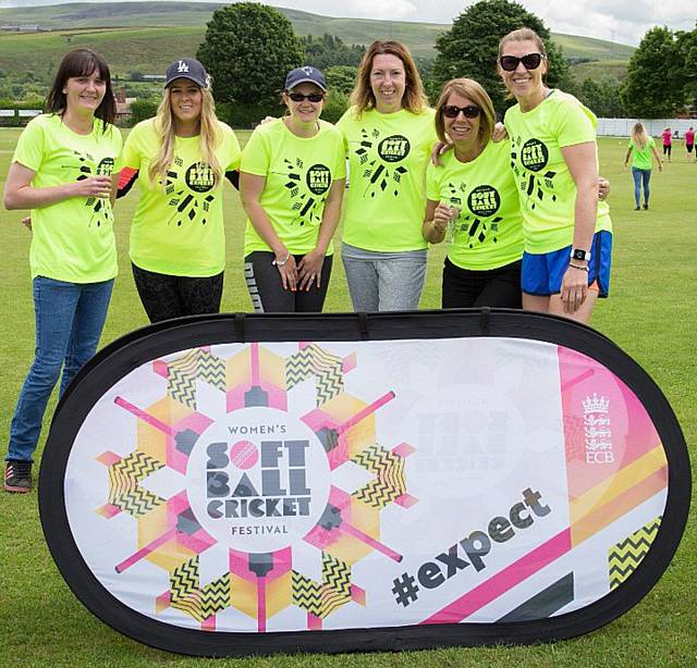 Prosecco Cricket – A Great Success at Littleborough Cricket Club